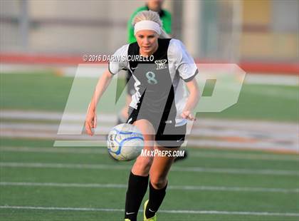 Thumbnail 1 in Highland vs. Mesquite (Coyote Classic Tournament) photogallery.