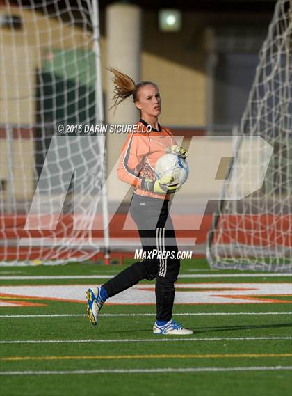 Thumbnail 3 in Highland vs. Mesquite (Coyote Classic Tournament) photogallery.