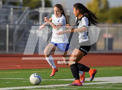 Thumbnail 3 in Highland vs. Mesquite (Coyote Classic Tournament) photogallery.