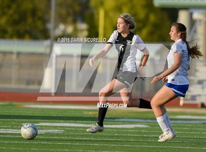 Thumbnail 1 in Highland vs. Mesquite (Coyote Classic Tournament) photogallery.