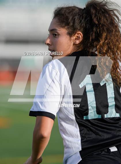 Thumbnail 1 in Highland vs. Mesquite (Coyote Classic Tournament) photogallery.