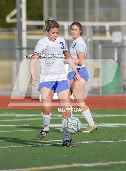 Thumbnail 3 in Highland vs. Mesquite (Coyote Classic Tournament) photogallery.