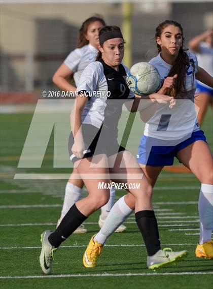 Thumbnail 3 in Highland vs. Mesquite (Coyote Classic Tournament) photogallery.