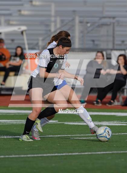 Thumbnail 2 in Highland vs. Mesquite (Coyote Classic Tournament) photogallery.