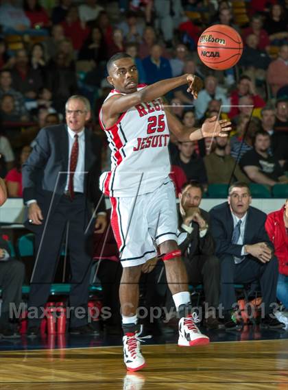Thumbnail 3 in Regis Jesuit vs. Eaglecrest (CHSAA 5A Great 8) photogallery.