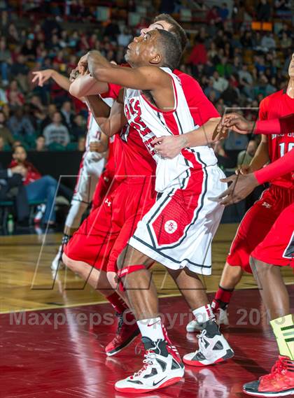 Thumbnail 2 in Regis Jesuit vs. Eaglecrest (CHSAA 5A Great 8) photogallery.