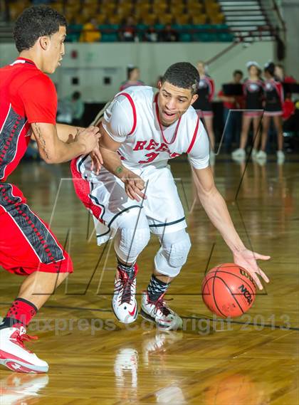 Thumbnail 1 in Regis Jesuit vs. Eaglecrest (CHSAA 5A Great 8) photogallery.