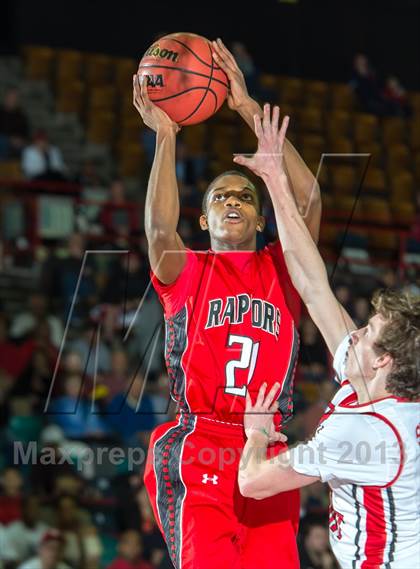 Thumbnail 2 in Regis Jesuit vs. Eaglecrest (CHSAA 5A Great 8) photogallery.