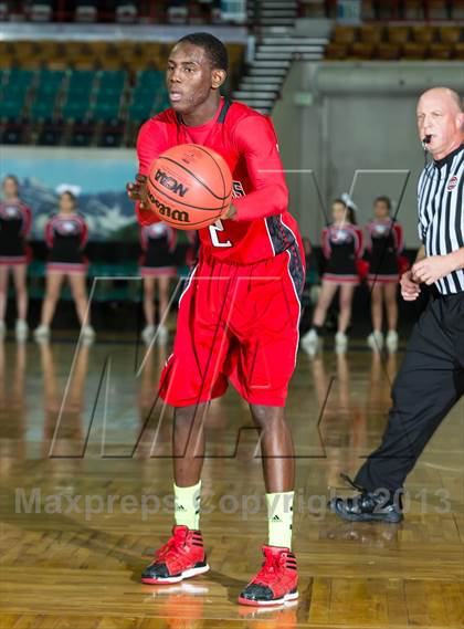 Thumbnail 1 in Regis Jesuit vs. Eaglecrest (CHSAA 5A Great 8) photogallery.