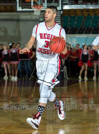 Thumbnail 2 in Regis Jesuit vs. Eaglecrest (CHSAA 5A Great 8) photogallery.