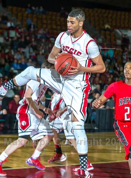 Thumbnail 1 in Regis Jesuit vs. Eaglecrest (CHSAA 5A Great 8) photogallery.
