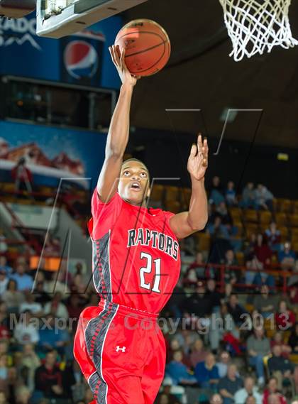 Thumbnail 3 in Regis Jesuit vs. Eaglecrest (CHSAA 5A Great 8) photogallery.