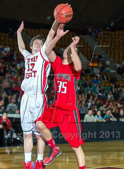 Thumbnail 3 in Regis Jesuit vs. Eaglecrest (CHSAA 5A Great 8) photogallery.