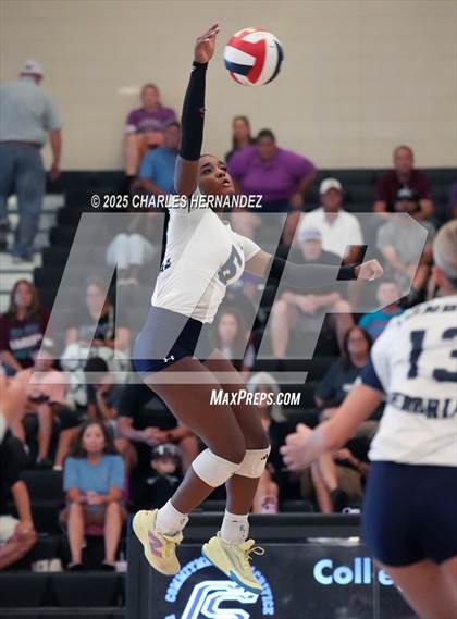 Thumbnail 1 in Tomball Memorial @ College Station photogallery.