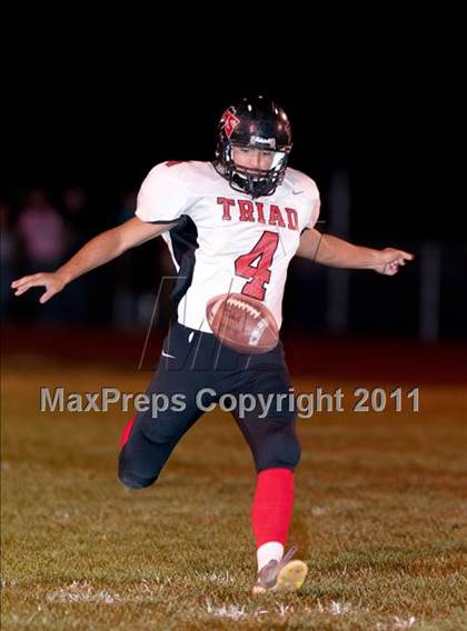 Thumbnail 2 in Triad @ Mascoutah photogallery.