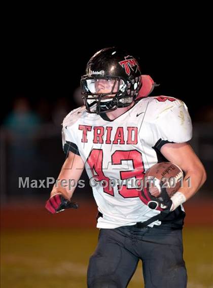 Thumbnail 1 in Triad @ Mascoutah photogallery.