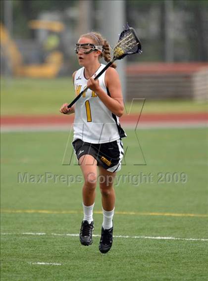 Thumbnail 2 in Nyack vs. Honeoye Falls-Lima (NYSPHSAA Class C Semifinal) photogallery.