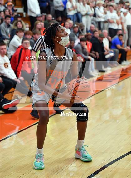 Thumbnail 2 in Urbana VS Washington (Kevin Brown Memorial Tournmanet of Champions) photogallery.