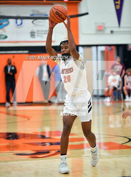 Thumbnail 2 in Urbana VS Washington (Kevin Brown Memorial Tournmanet of Champions) photogallery.