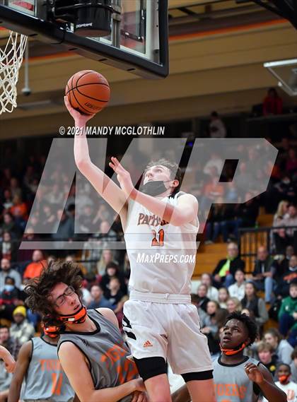 Thumbnail 1 in Urbana VS Washington (Kevin Brown Memorial Tournmanet of Champions) photogallery.