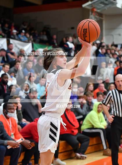 Thumbnail 3 in Urbana VS Washington (Kevin Brown Memorial Tournmanet of Champions) photogallery.