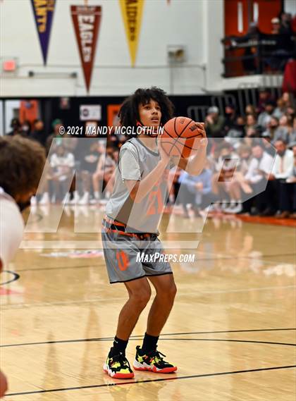 Thumbnail 3 in Urbana VS Washington (Kevin Brown Memorial Tournmanet of Champions) photogallery.