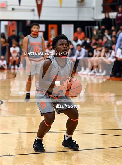 Thumbnail 2 in Urbana VS Washington (Kevin Brown Memorial Tournmanet of Champions) photogallery.