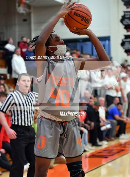 Thumbnail 1 in Urbana VS Washington (Kevin Brown Memorial Tournmanet of Champions) photogallery.