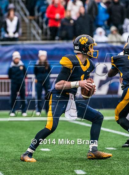 Thumbnail 3 in Cohasset vs. Littleton (MIAA Division 6 Final) photogallery.