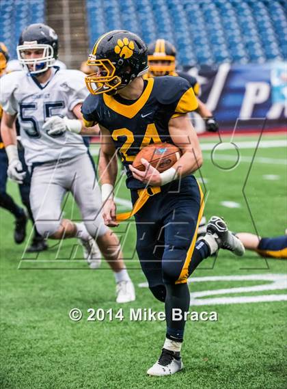 Thumbnail 1 in Cohasset vs. Littleton (MIAA Division 6 Final) photogallery.