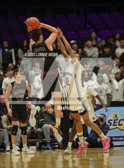 Thumbnail 2 in New Rochelle vs. Scarsdale (NYSPHSAA Section 1 Class AAA Semifinal) photogallery.