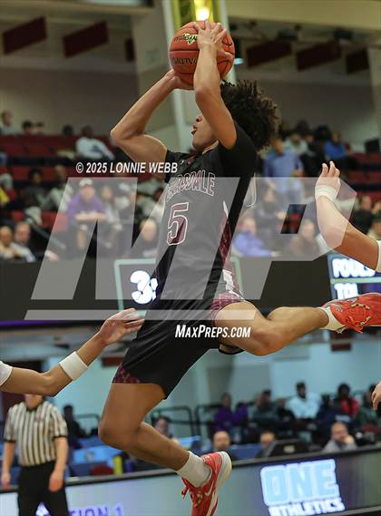 Thumbnail 3 in New Rochelle vs. Scarsdale (NYSPHSAA Section 1 Class AAA Semifinal) photogallery.