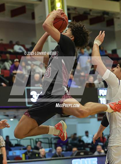 Thumbnail 1 in New Rochelle vs. Scarsdale (NYSPHSAA Section 1 Class AAA Semifinal) photogallery.