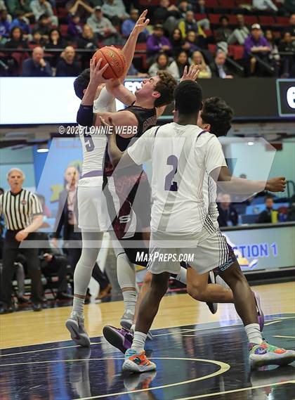 Thumbnail 2 in New Rochelle vs. Scarsdale (NYSPHSAA Section 1 Class AAA Semifinal) photogallery.