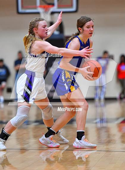 Thumbnail 2 in Lipan vs Douglass (Tenaha Holiday Hoops Classic) photogallery.