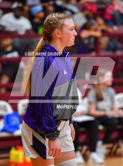 Thumbnail 1 in Lipan vs Douglass (Tenaha Holiday Hoops Classic) photogallery.