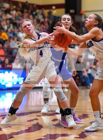 Thumbnail 2 in Lipan vs Douglass (Tenaha Holiday Hoops Classic) photogallery.
