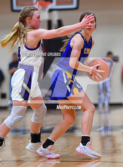 Thumbnail 3 in Lipan vs Douglass (Tenaha Holiday Hoops Classic) photogallery.