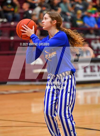 Thumbnail 2 in Lipan vs Douglass (Tenaha Holiday Hoops Classic) photogallery.