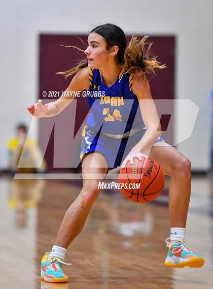 Thumbnail 2 in Lipan vs Douglass (Tenaha Holiday Hoops Classic) photogallery.