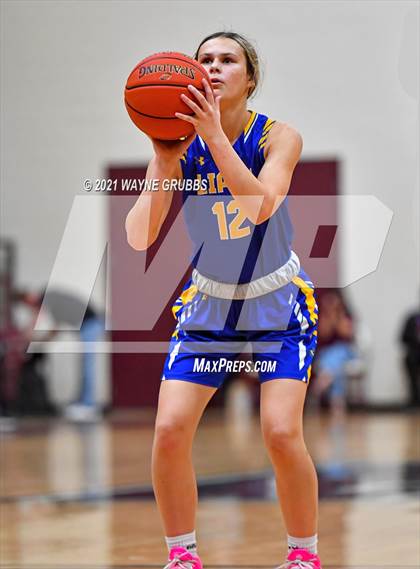 Thumbnail 2 in Lipan vs Douglass (Tenaha Holiday Hoops Classic) photogallery.
