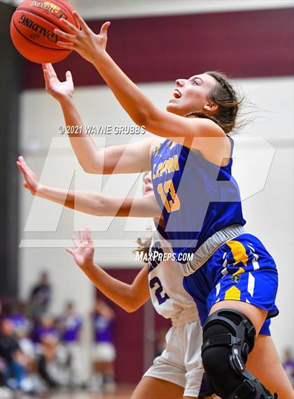 Thumbnail 3 in Lipan vs Douglass (Tenaha Holiday Hoops Classic) photogallery.