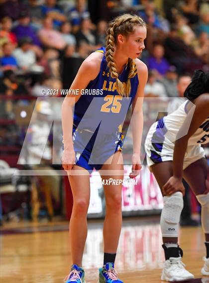 Thumbnail 2 in Lipan vs Douglass (Tenaha Holiday Hoops Classic) photogallery.