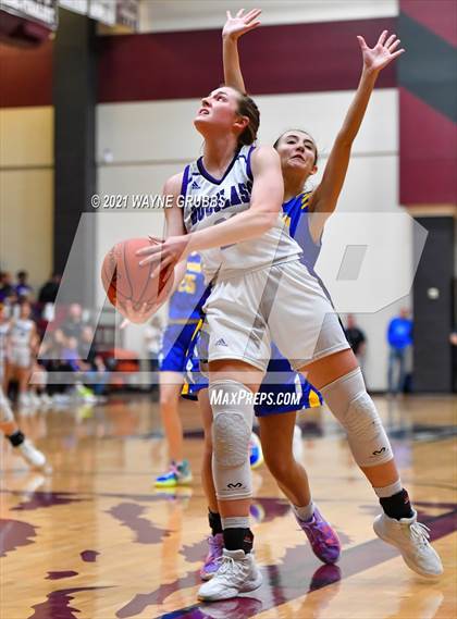 Thumbnail 3 in Lipan vs Douglass (Tenaha Holiday Hoops Classic) photogallery.