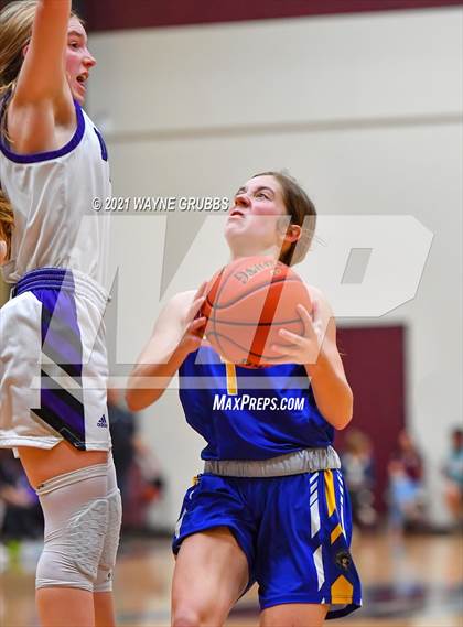 Thumbnail 3 in Lipan vs Douglass (Tenaha Holiday Hoops Classic) photogallery.