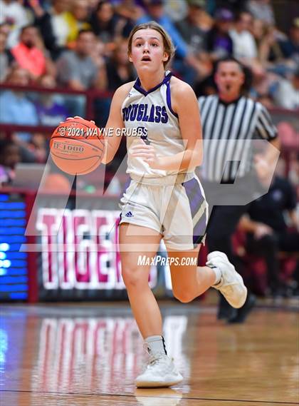 Thumbnail 3 in Lipan vs Douglass (Tenaha Holiday Hoops Classic) photogallery.