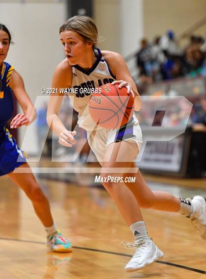 Thumbnail 2 in Lipan vs Douglass (Tenaha Holiday Hoops Classic) photogallery.