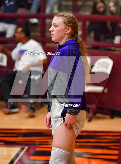 Thumbnail 3 in Lipan vs Douglass (Tenaha Holiday Hoops Classic) photogallery.