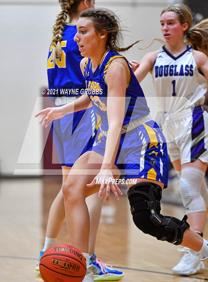 Thumbnail 1 in Lipan vs Douglass (Tenaha Holiday Hoops Classic) photogallery.