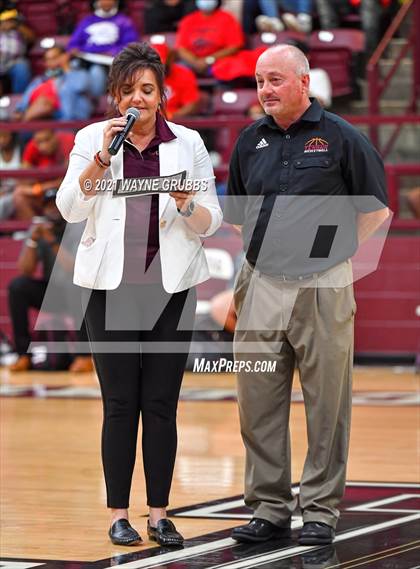 Thumbnail 2 in Lipan vs Douglass (Tenaha Holiday Hoops Classic) photogallery.